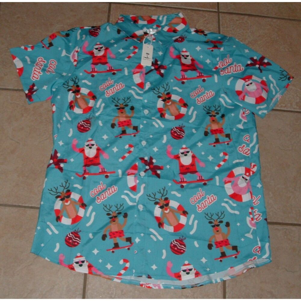 NEW Mens Sz Medium CHRISTMAS SANTA CLAUS REINDEER Print Button Up Holiday Shirt